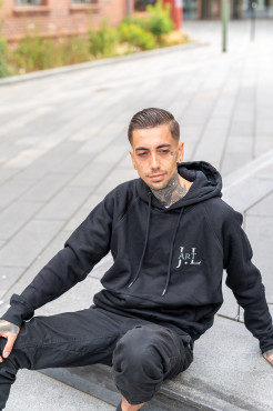 Janina Lorey Hoodie Herren Black